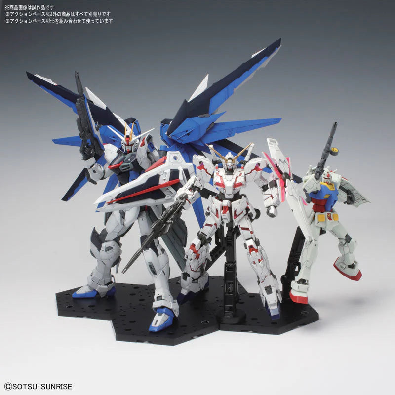 Action Base 4 Black [1/15]